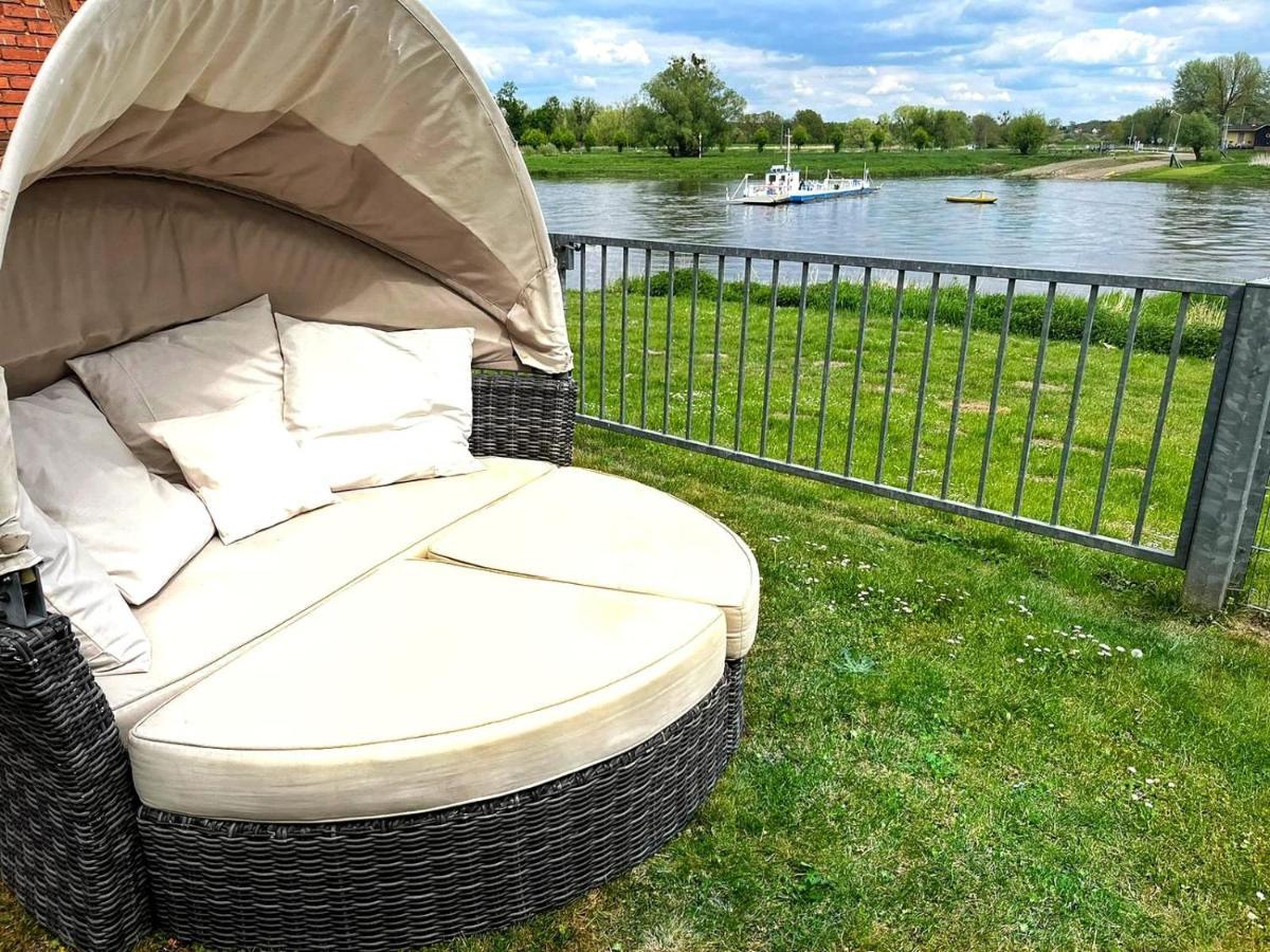Отель Elbterrasse Woerlitz Ораниенбаум-Вёрлиц Экстерьер фото